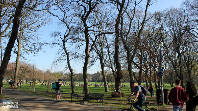 Barbecue au parc à Edimbourg, Chronique de Voyages